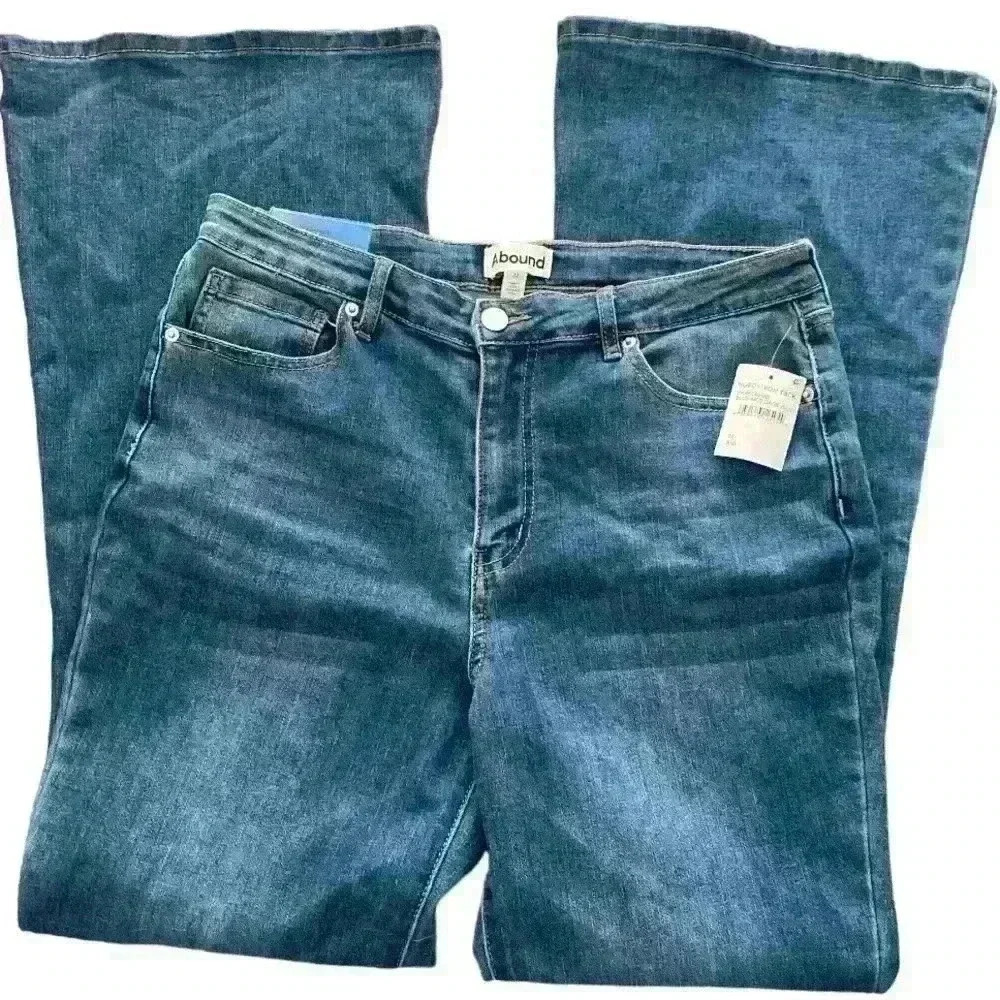 NWT ABOUND Mid Rise Flare Jeans - Women's Size 32 - Picture 3 of 5